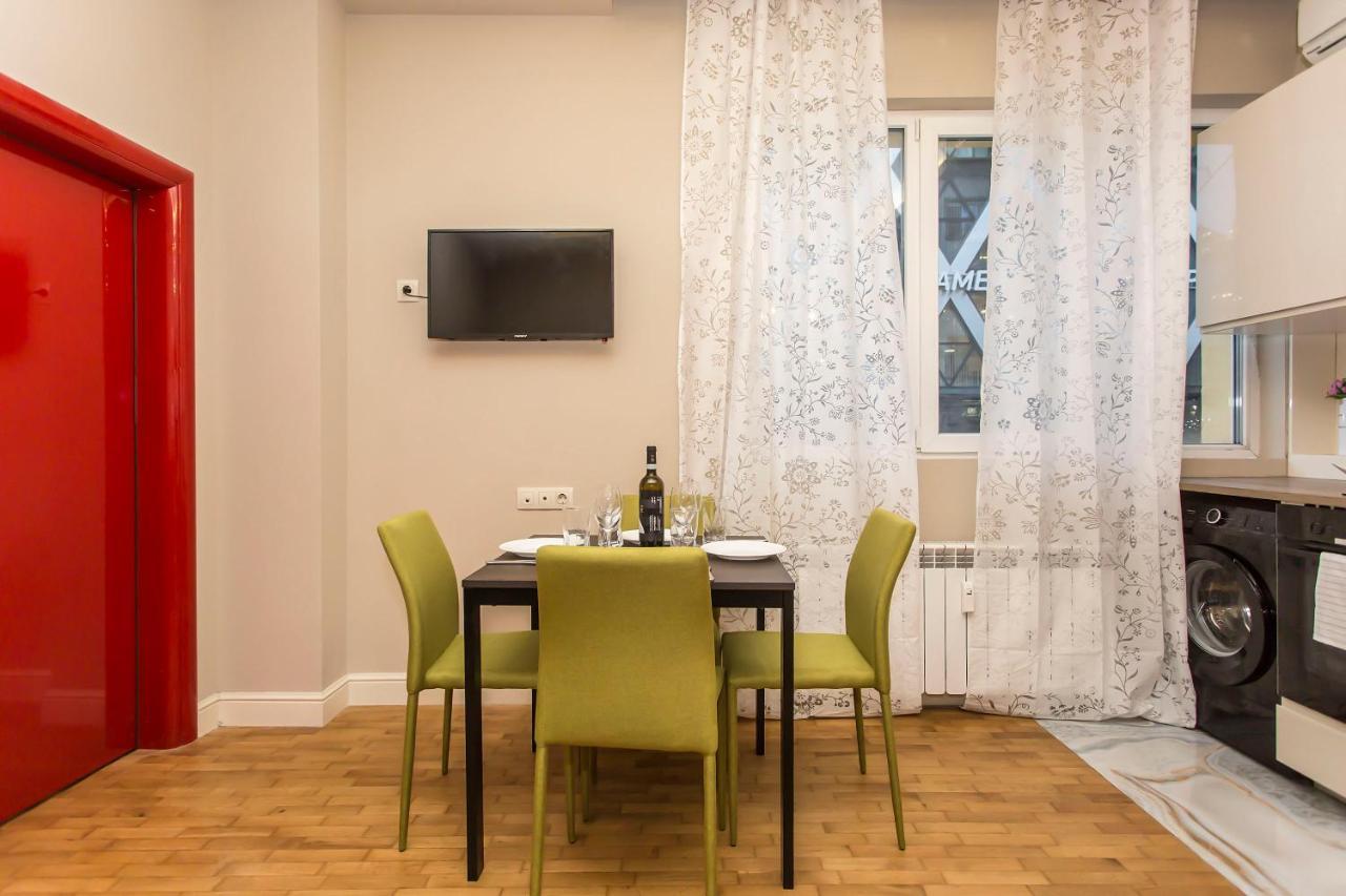 Elegant 2Bdr Apartment With A Balcony Sofia Eksteriør bilde